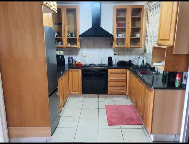 3 BEDROOM HOUSE FOR SALE IN SUNNINGDALE